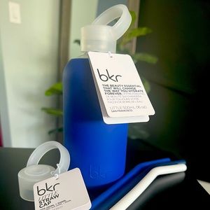 BEAU BLUE BKR Glass Bottle 500ML (16OZ) with 2 Lid Caps